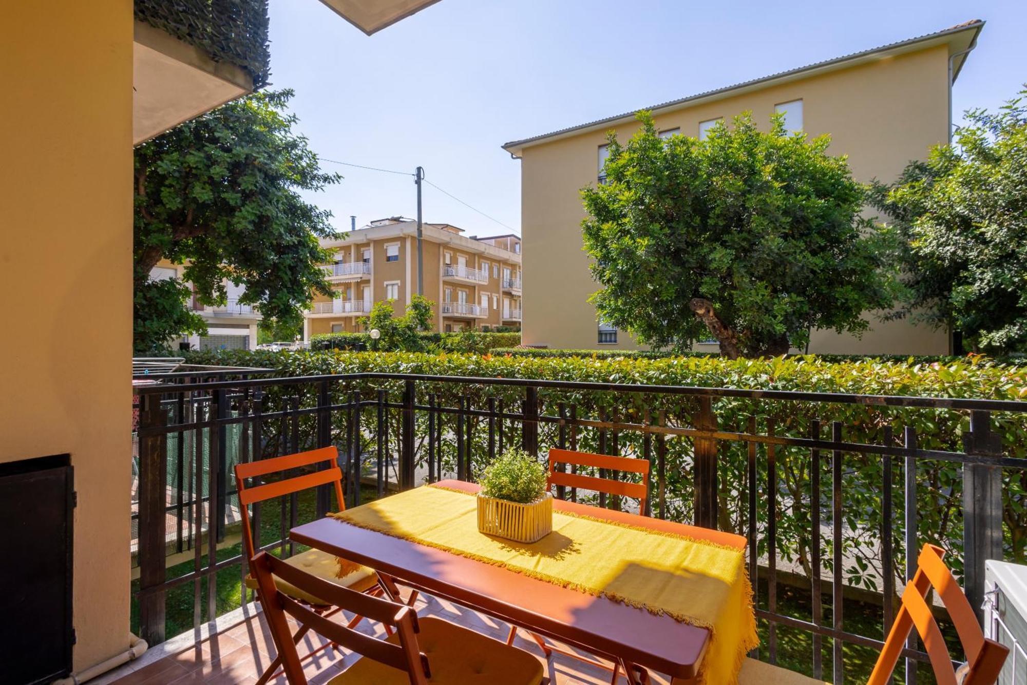 Stiloso Bilocale Terraceparking Diano Marina Exterior photo